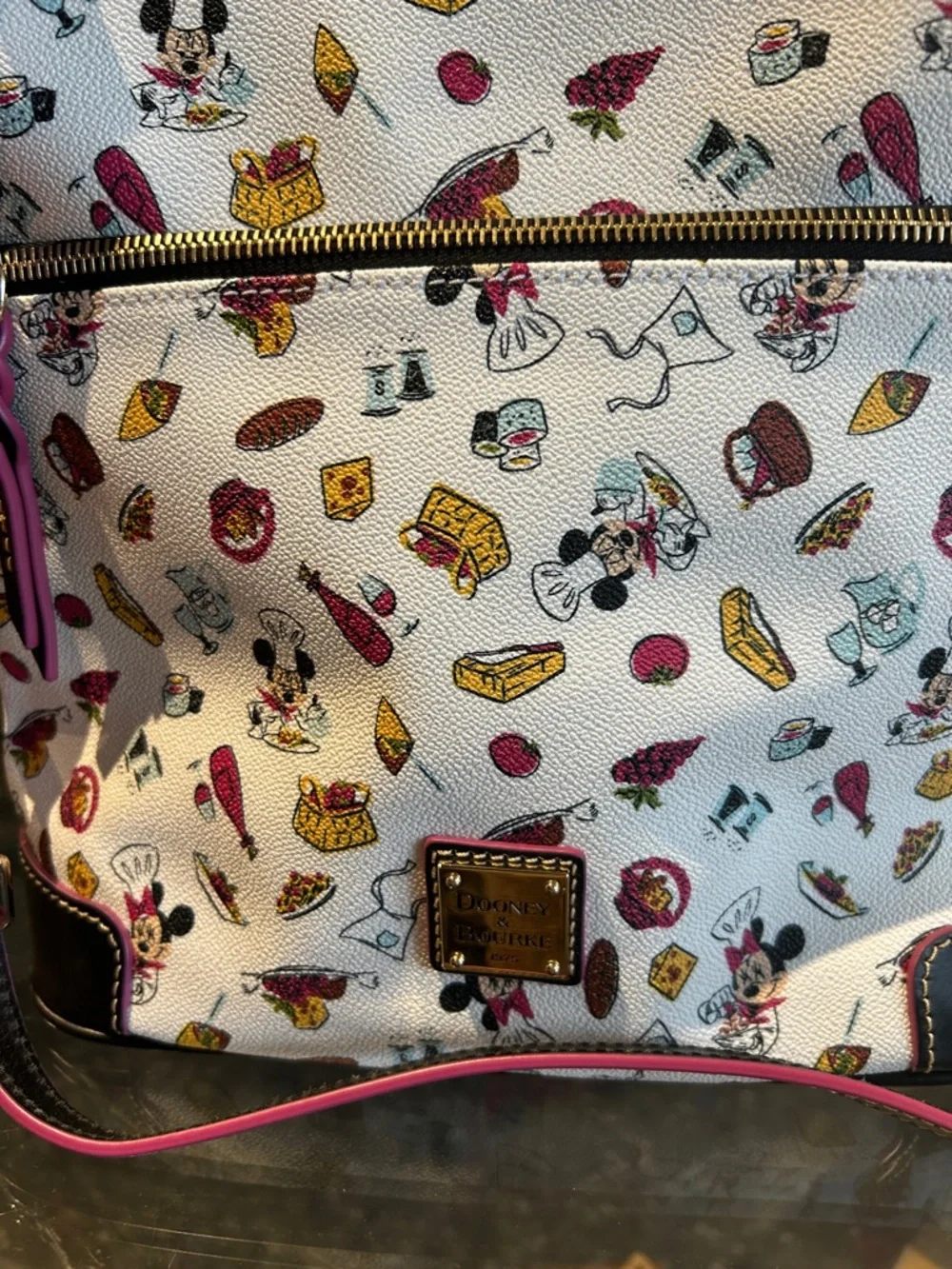 Dooney & Bourke Epcot Food and Wine Festical Crossbody Bag NWT - Picture 2 of 8